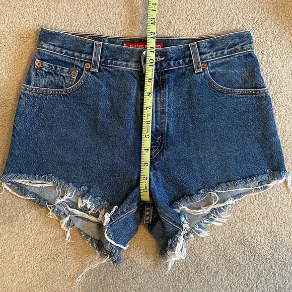 Levi’s 550 Denim Shorts - Picture 9 of 10